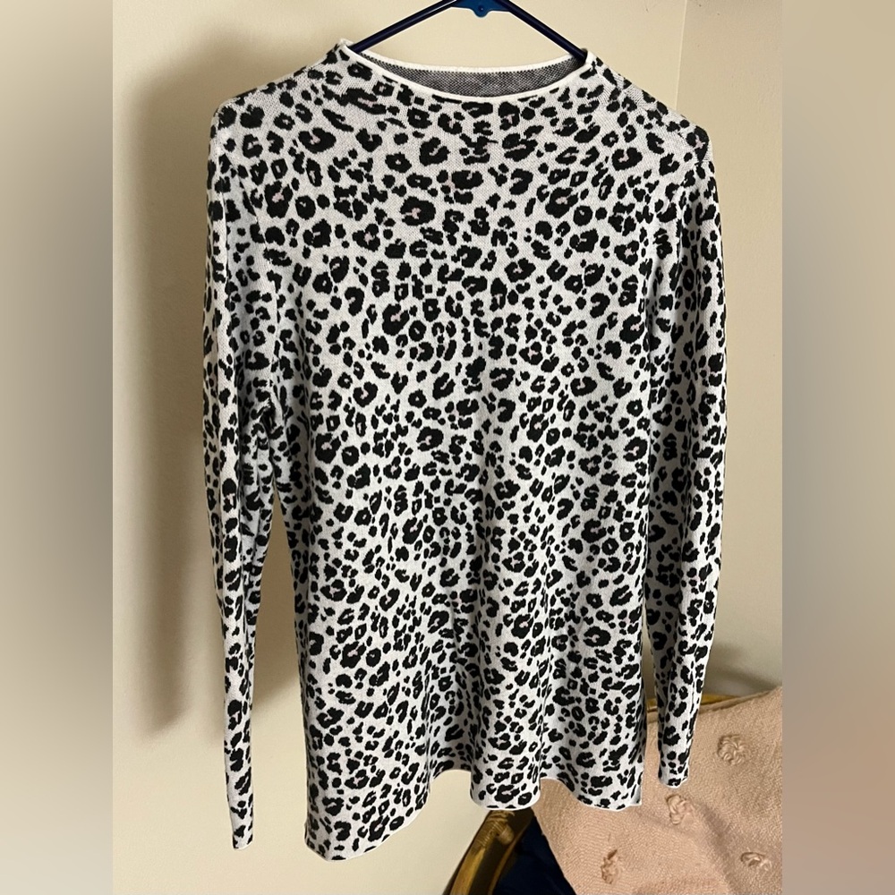 The LOFT Cute Leopard Print Long Sleeve sweater